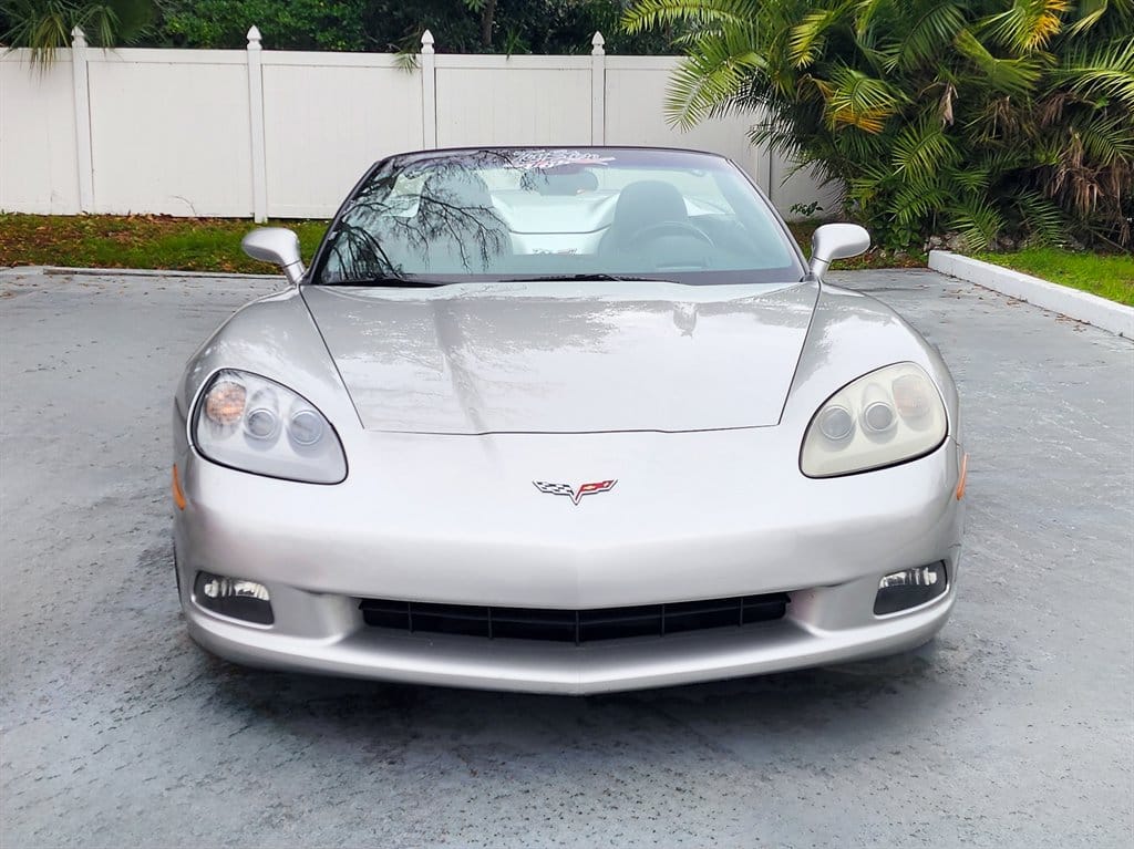 2006 Chevrolet Corvette Convertible photo 2