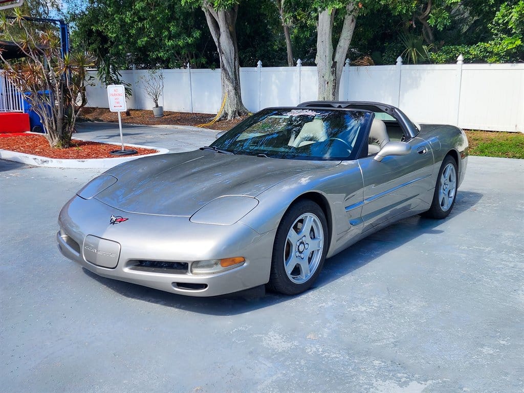 1998 Chevrolet Corvette photo 3
