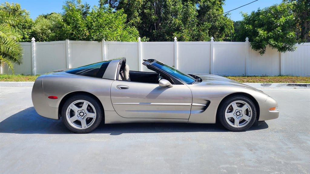 1998 Chevrolet Corvette photo 8