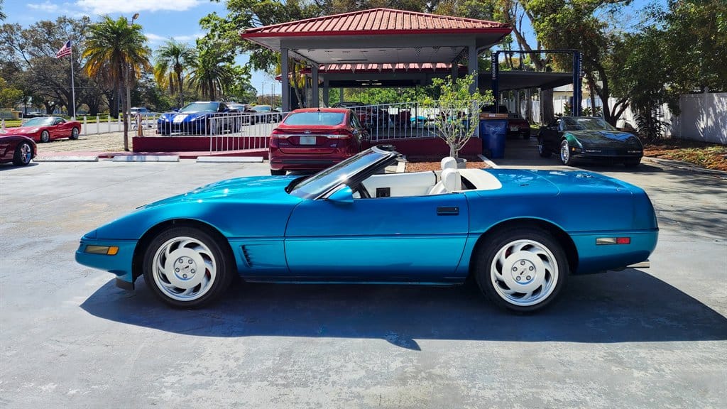 1993 Chevrolet Corvette Convertible photo 4