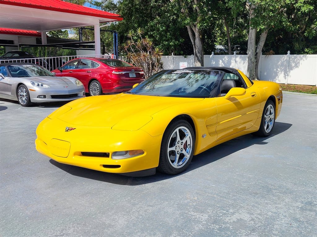 2004 Chevrolet Corvette photo 3