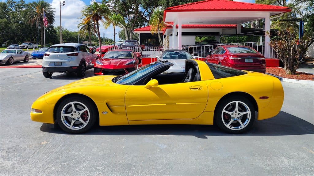 2004 Chevrolet Corvette photo 4