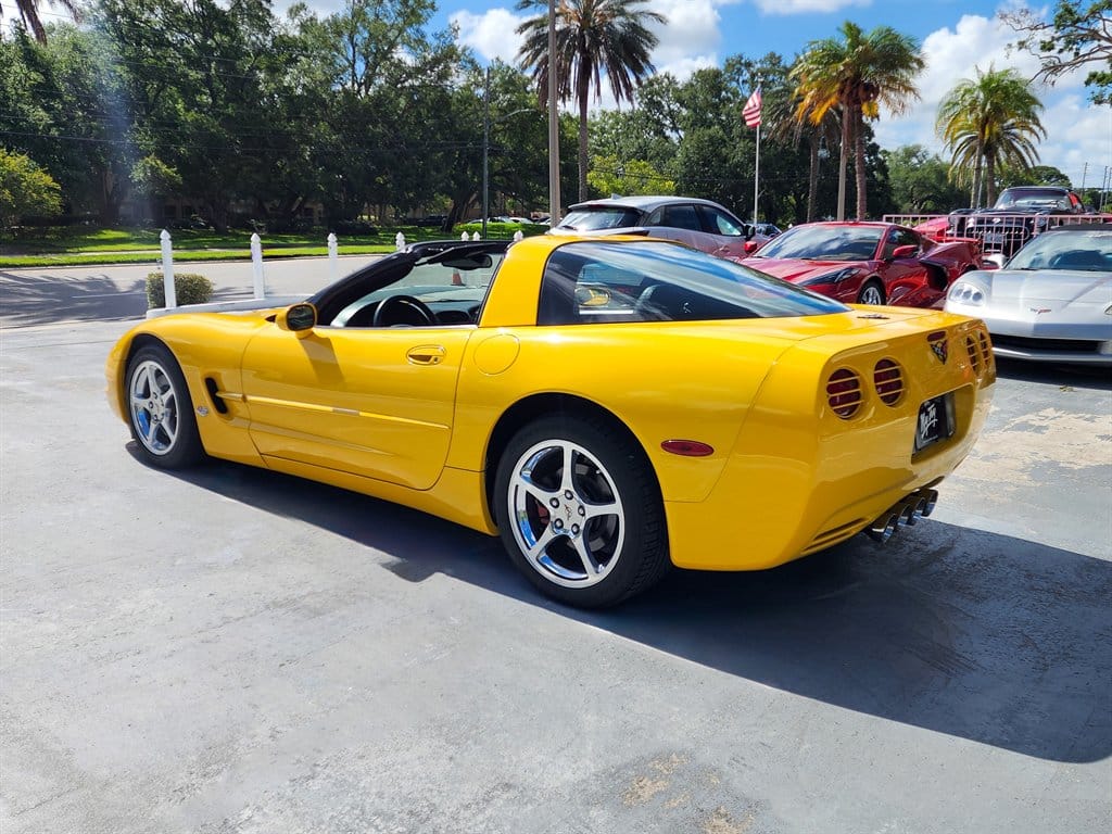 2004 Chevrolet Corvette photo 5
