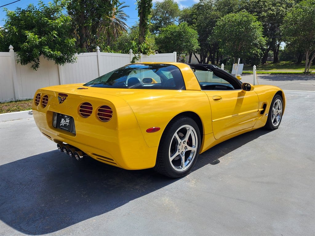 2004 Chevrolet Corvette photo 7