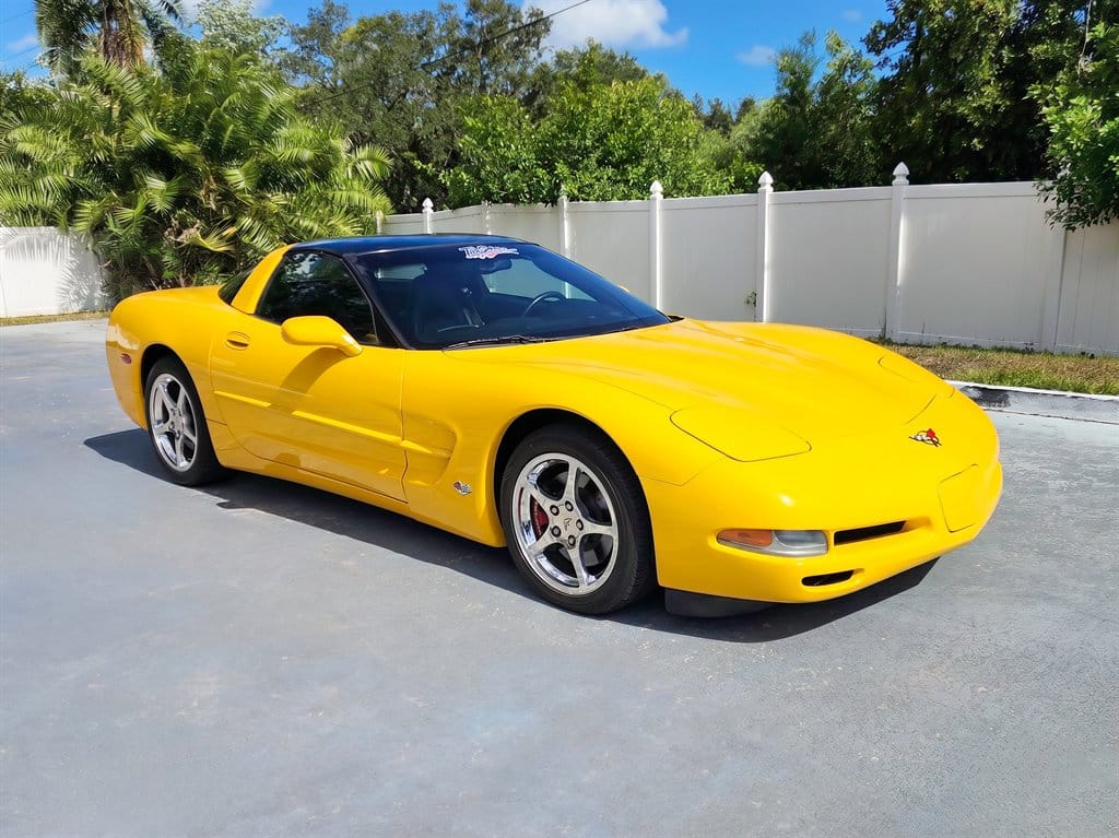 2004 Chevrolet Corvette photo 9