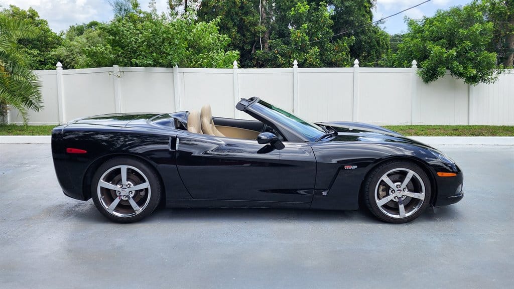 2010 Chevrolet Corvette Convertible photo 8