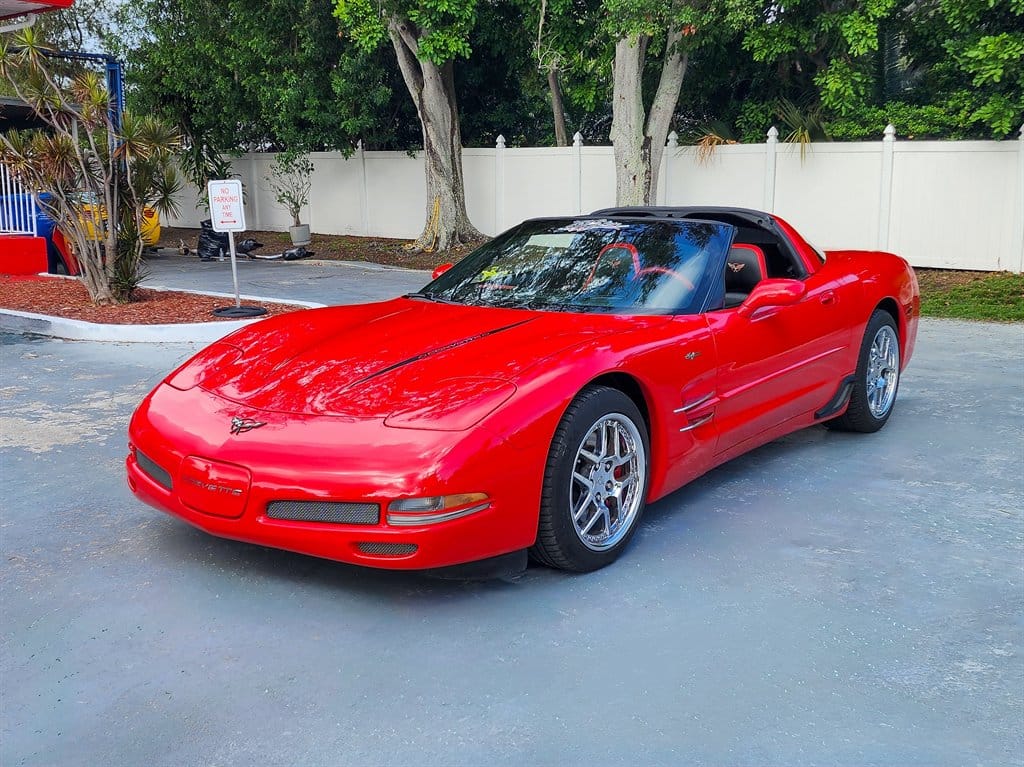 2004 Chevrolet Corvette photo 3