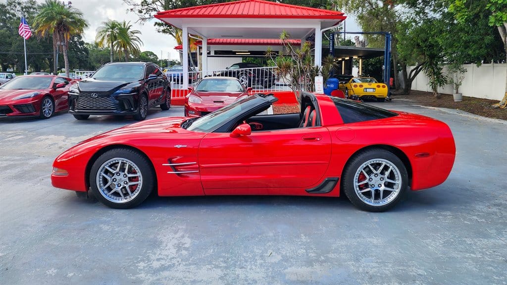 2004 Chevrolet Corvette photo 4