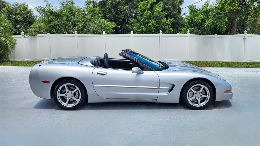 2000 Chevrolet Corvette Convertible photo 8